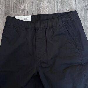 Uniqlo Men’s Black Dry Stretch Easy Shorts Small